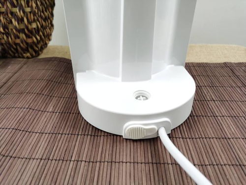 即熱飲水機(jī)上手親測(cè) 鳴盞茶飲機(jī)，讓飲水泡茶變得簡(jiǎn)單又上癮